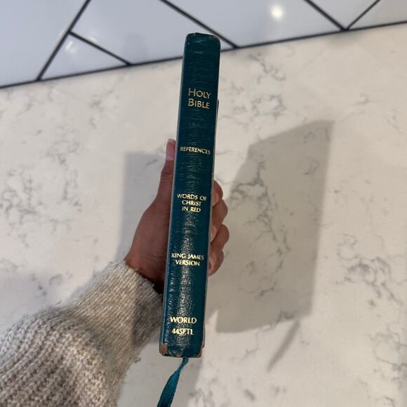 Vintage leather bound King James Holy Bible print in the Republic of Korea teal - Picture 4 of 9